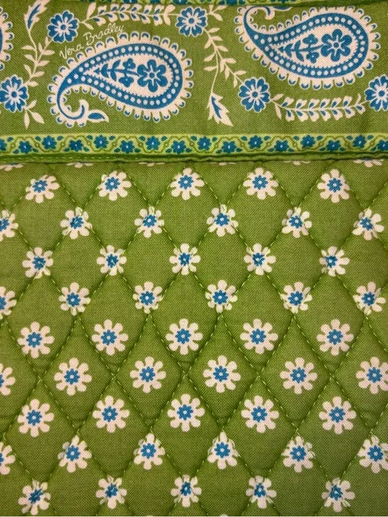 Vera Bradley 3 Piece Set, Quilted Green Floral Tote with Matching Wallet & Pouch - Picture 2 of 16